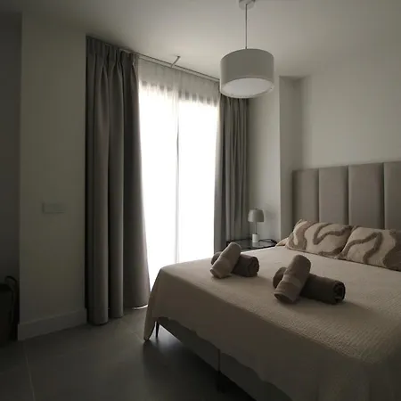 Happy Travel Jasmine Higueron Fuengirola