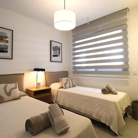 Happy Travel Jasmine Higueron Fuengirola