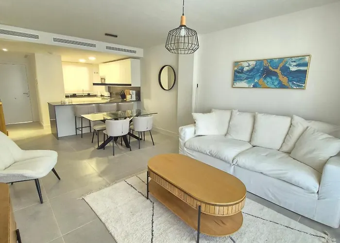 Happy Travel Jasmine Higueron