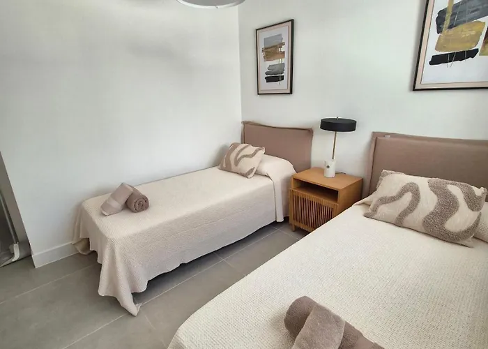 Happy Travel Jasmine Higueron Fuengirola