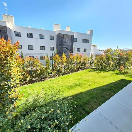 Happy Travel Jasmine Higueron Fuengirola