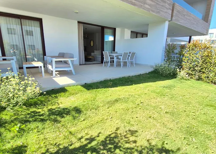 Happy Travel Jasmine Higueron Apartamento *